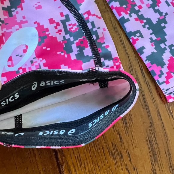 ASICS Pink and Grey Print Arm Sleeves - Picture 4 of 7